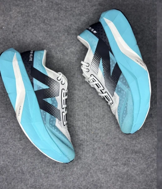 New Balance SC Elite V4 en New Balance SC Elite V4